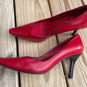 Liz Claiborne RedLeather  Heels- size 8M
